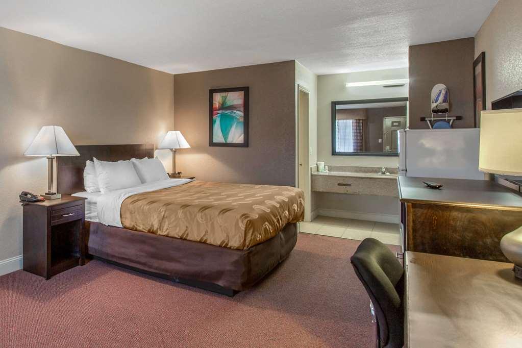 Quality Inn & Suites Port Arthur - Nederland Szoba fotó